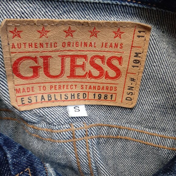 Vintage Guess Women's Blue Denim Jacket Made in USA Size: S - Picture 5 of 9